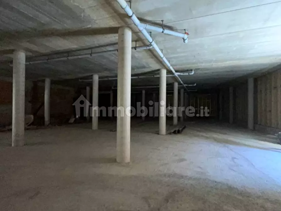 Immagine 2 di Negozio in vendita  in Via Roma 11 a Livorno