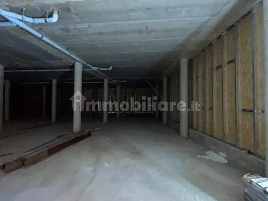 Immagine 4 di Negozio in vendita  in Via Roma 11 a Livorno