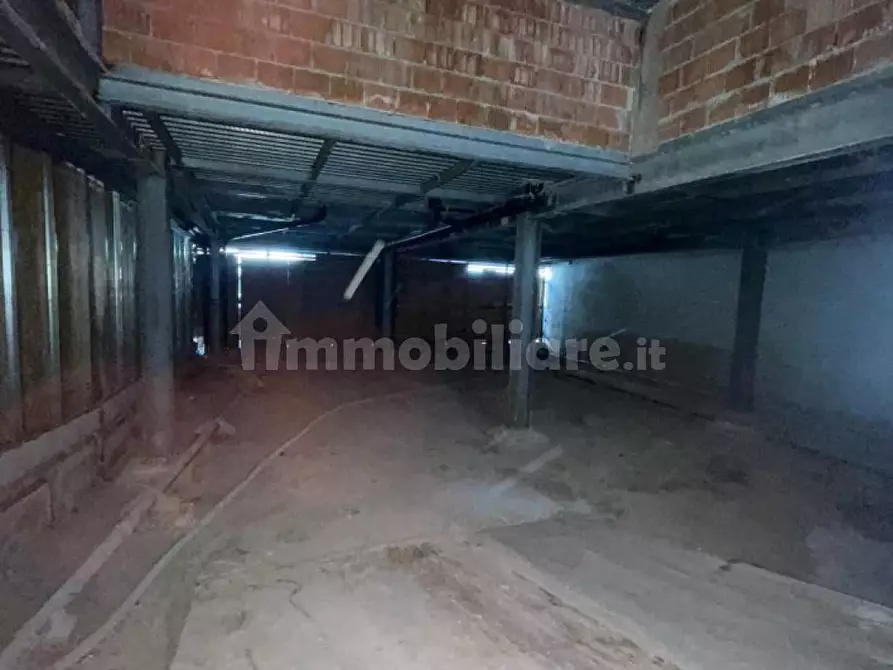 Immagine 8 di Negozio in vendita  in Via Roma 11 a Livorno