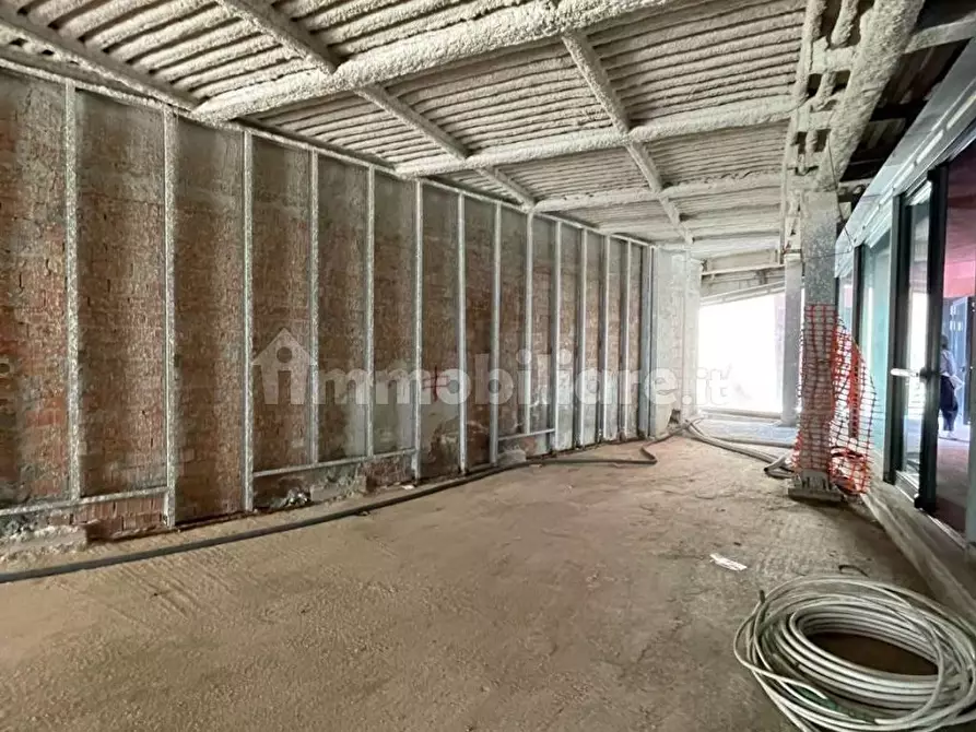 Immagine 5 di Negozio in vendita  in Via Roma 3B a Livorno