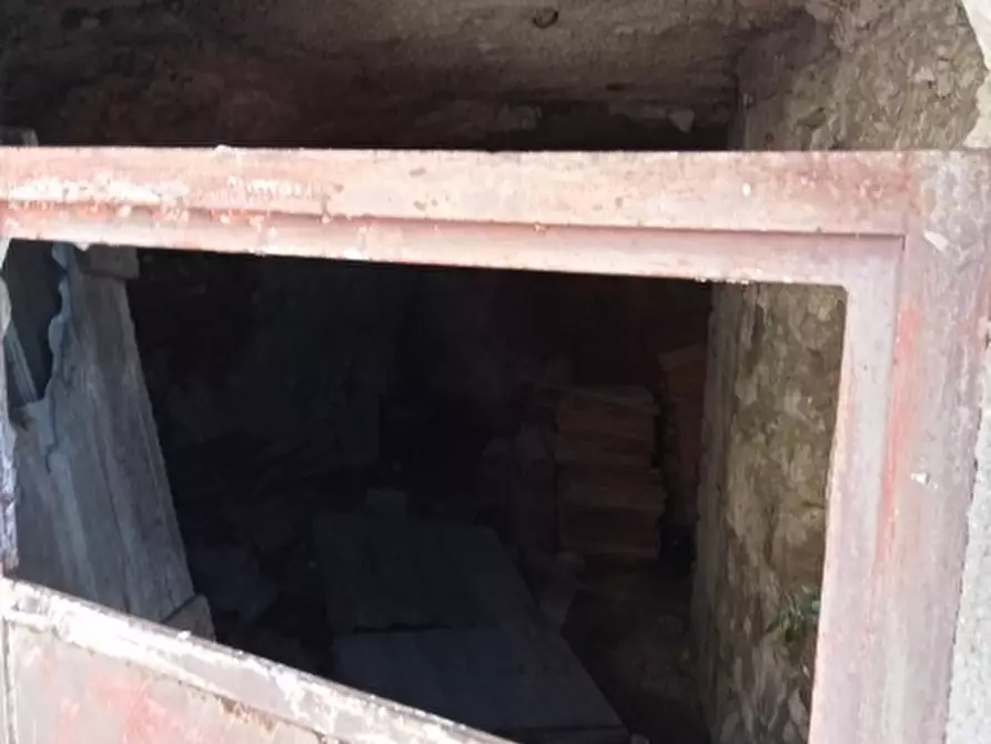 Immagine 12 di Terreno industriale in vendita  a Letino