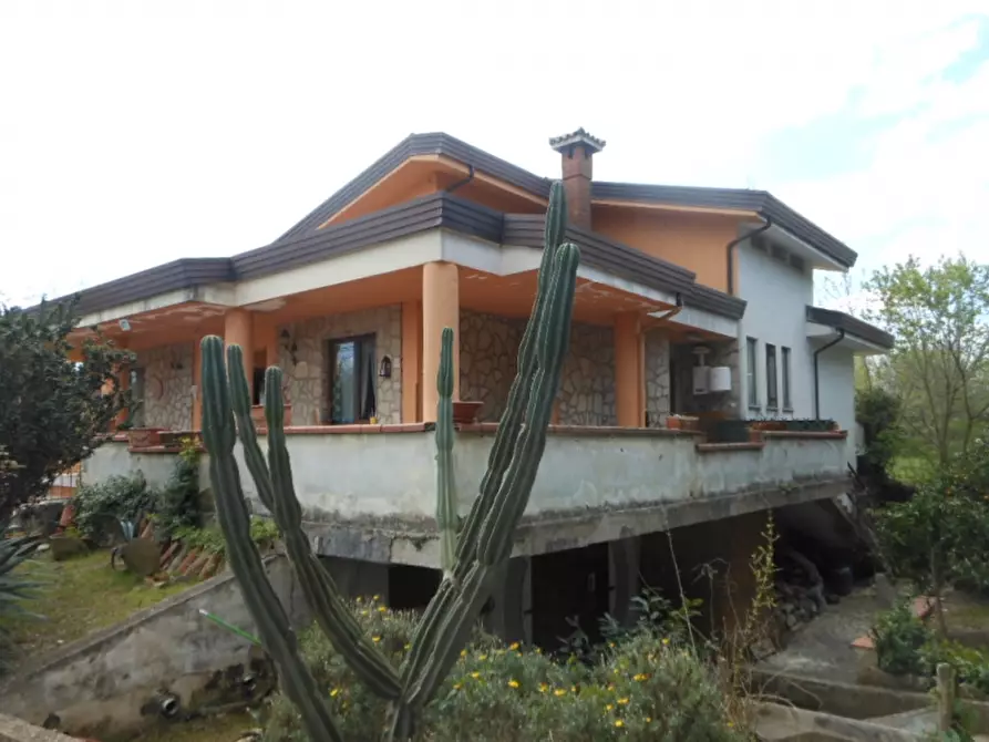 Immagine 14 di Villa in vendita  a Vairano Patenora