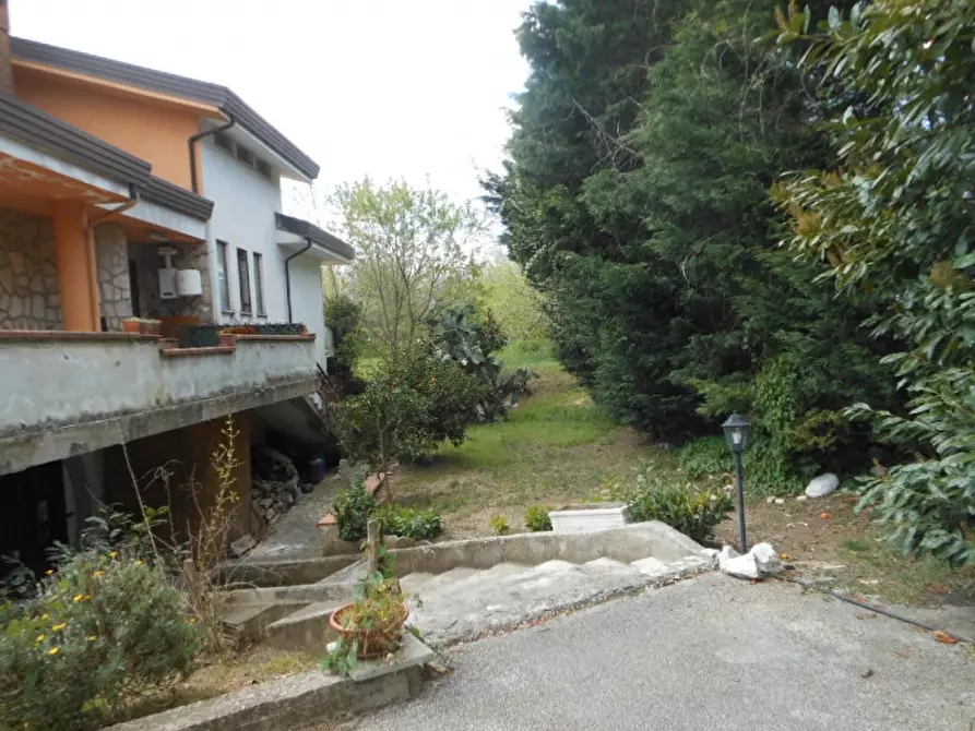 Immagine 18 di Villa in vendita  a Vairano Patenora