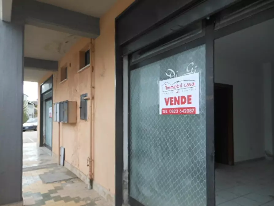 Immagine 6 di Negozio in vendita  a Vairano Patenora