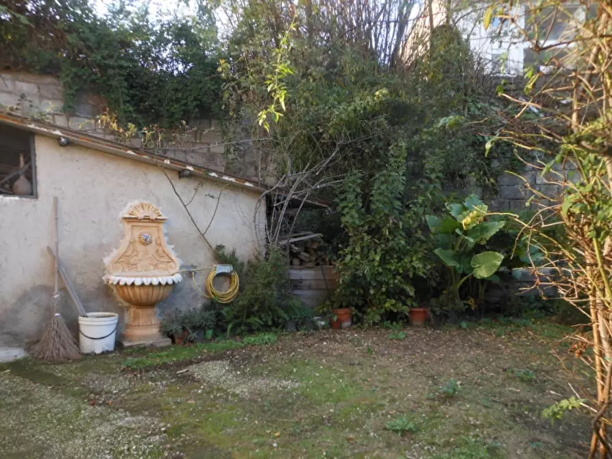 Immagine 17 di Appartamento in vendita  a Teano