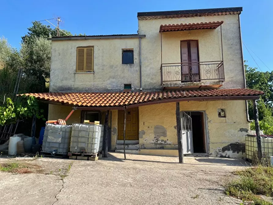 Immagine 15 di Rustico / casale in vendita  a Teano