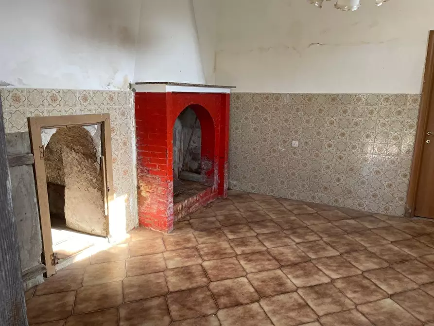Immagine 10 di Rustico / casale in vendita  a Teano