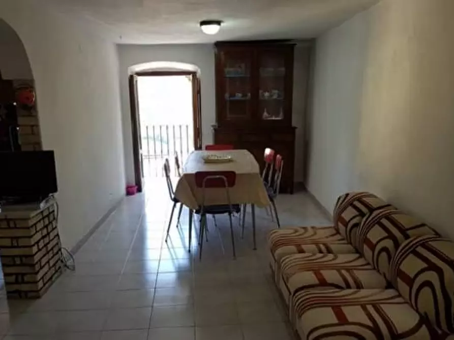 Immagine 3 di Porzione di casa in vendita  a Letino