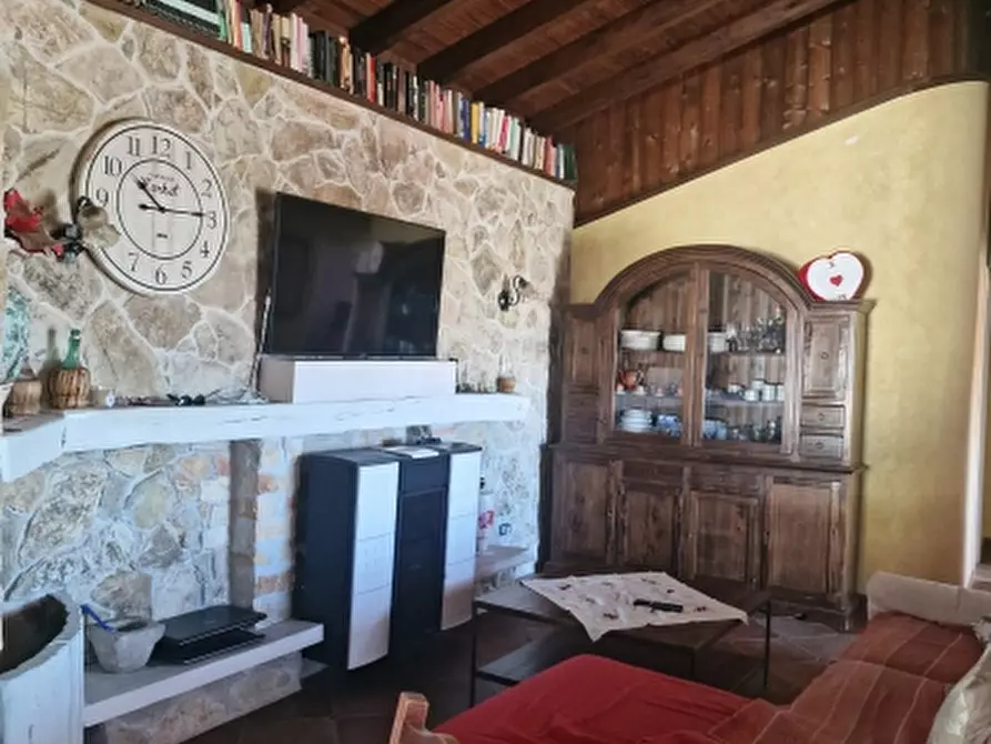 Immagine 1 di Villa in vendita  a Sant'angelo D'alife