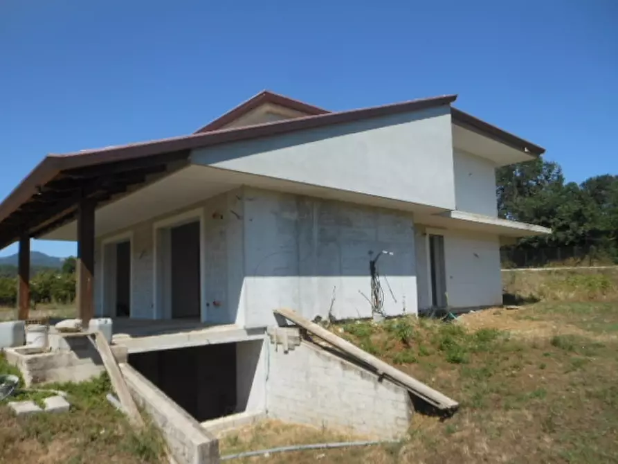 Immagine 6 di Villa in vendita  a Vairano Patenora