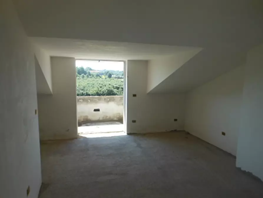 Immagine 16 di Villa in vendita  a Vairano Patenora