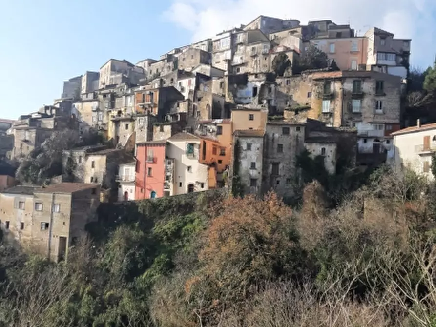 Immagine 3 di Porzione di casa in vendita  a Pietravairano