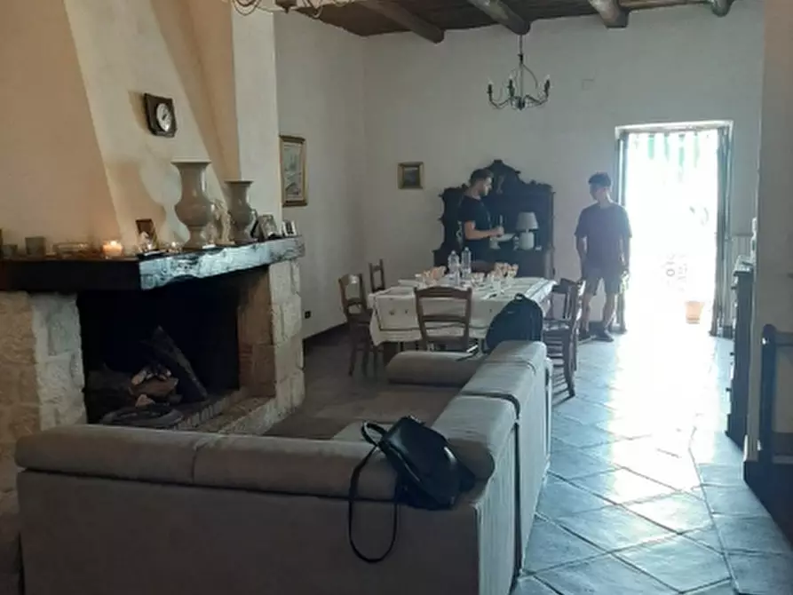 Immagine 2 di Porzione di casa in vendita  a Pietravairano