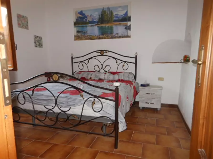 Immagine 13 di Appartamento in vendita  a Teano