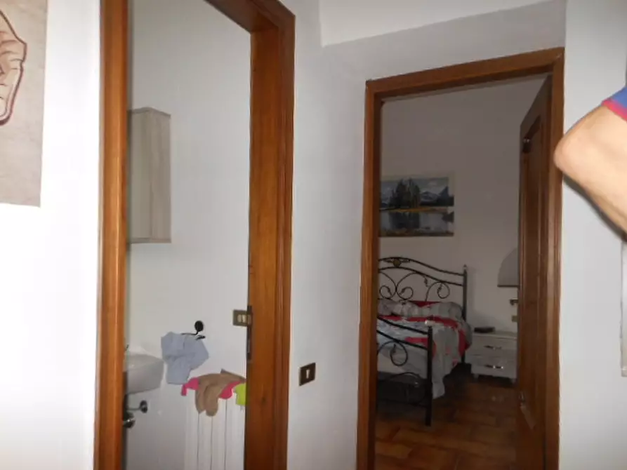 Immagine 18 di Appartamento in vendita  a Teano