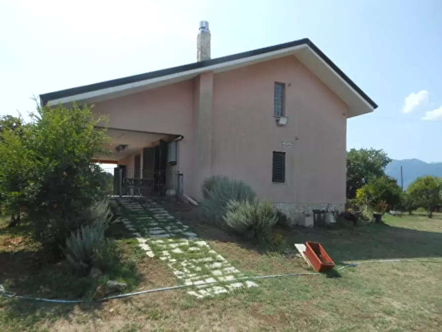 Immagine 20 di Villa in vendita  a Pratella