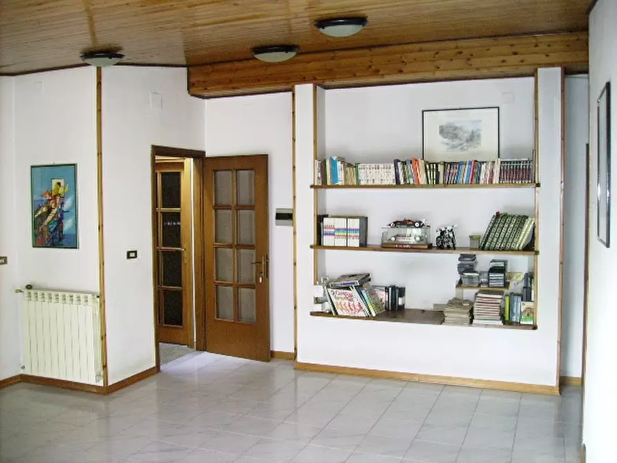 Immagine 31 di Mansarda in vendita  a Vairano Patenora