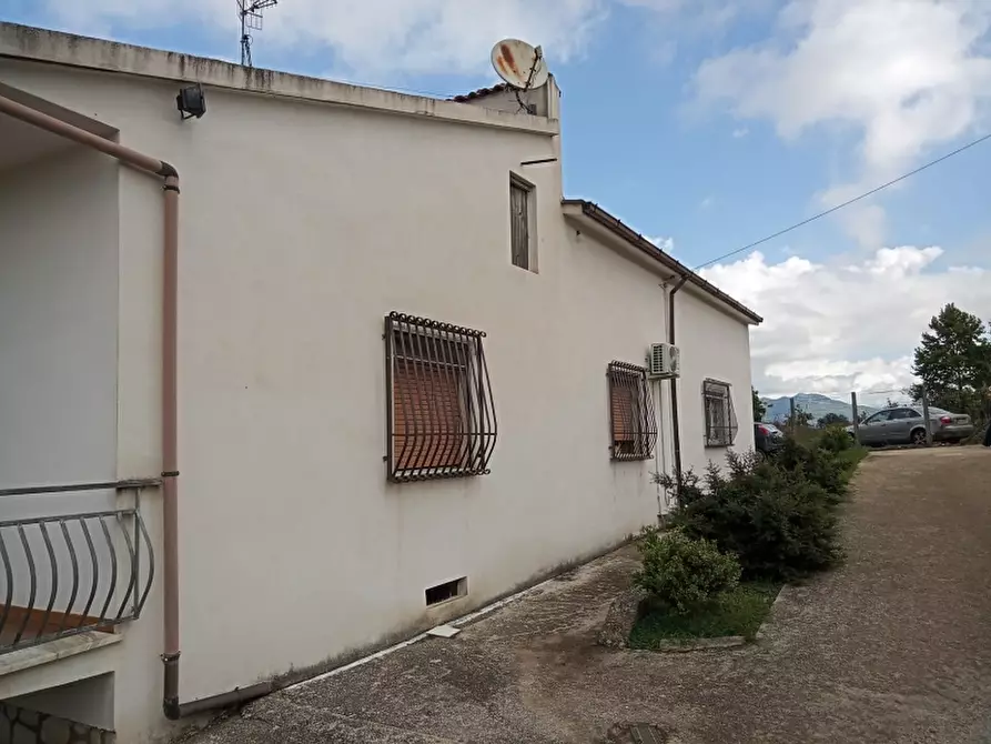 Immagine 26 di Villa in vendita  a Vairano Patenora