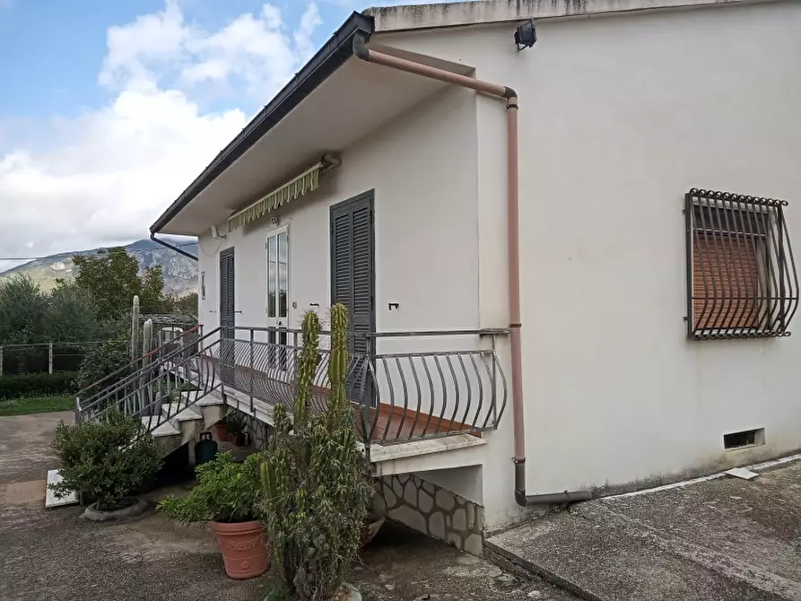 Immagine 27 di Villa in vendita  a Vairano Patenora