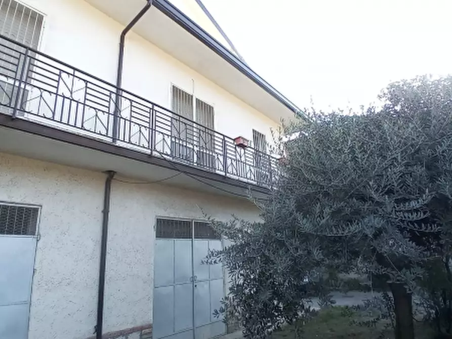 Immagine 10 di Villa in vendita  a Pietravairano