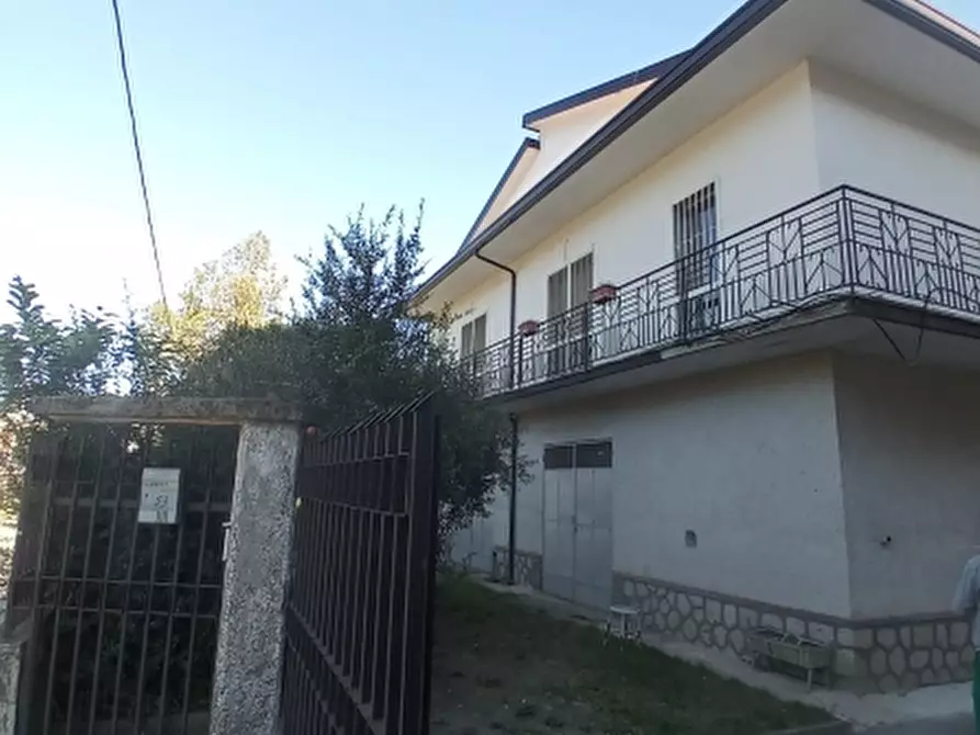 Immagine 11 di Villa in vendita  a Pietravairano