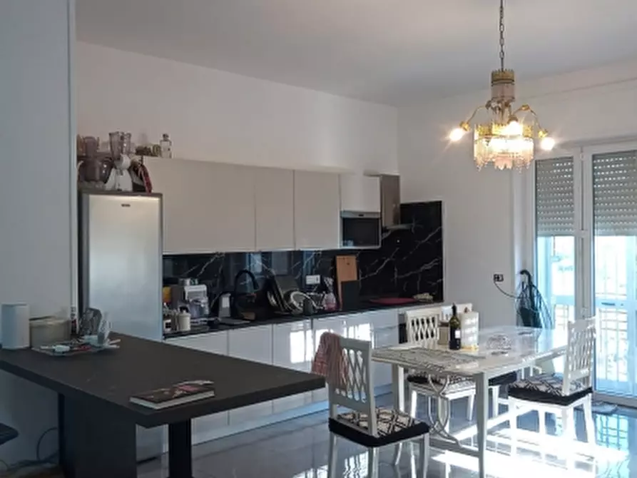 Immagine 3 di Villa in vendita  a Pietravairano