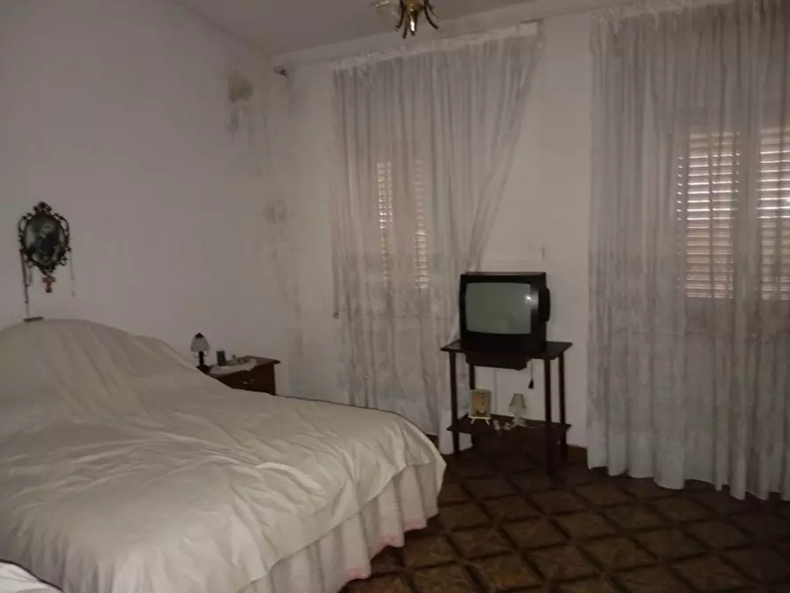 Immagine 2 di Porzione di casa in vendita  a Teano