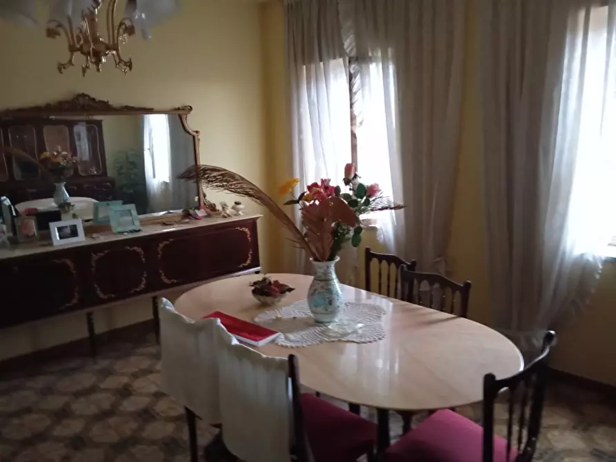 Immagine 3 di Porzione di casa in vendita  a Teano