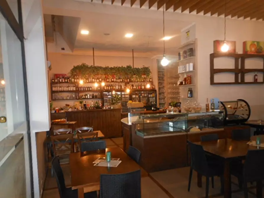 Immagine 5 di Attività commerciale in vendita  in VIA NAPOLI 381 a Vairano Patenora