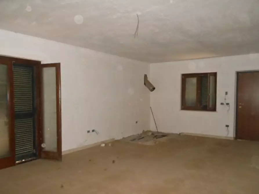 Immagine 5 di Casa bifamiliare in vendita  a Vairano Patenora