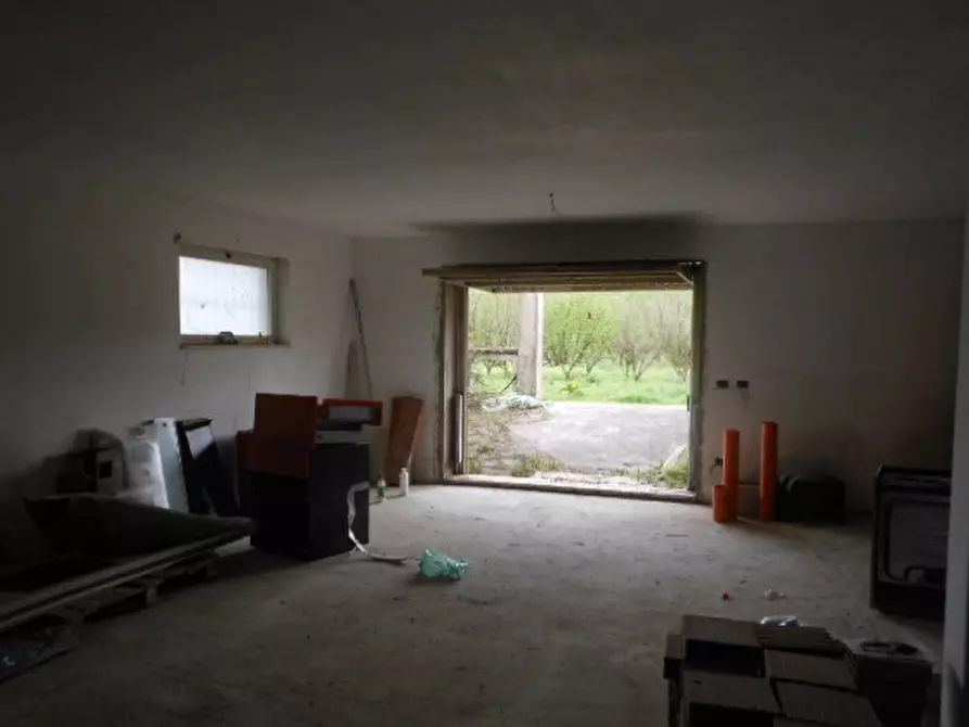 Immagine 8 di Casa bifamiliare in vendita  a Vairano Patenora