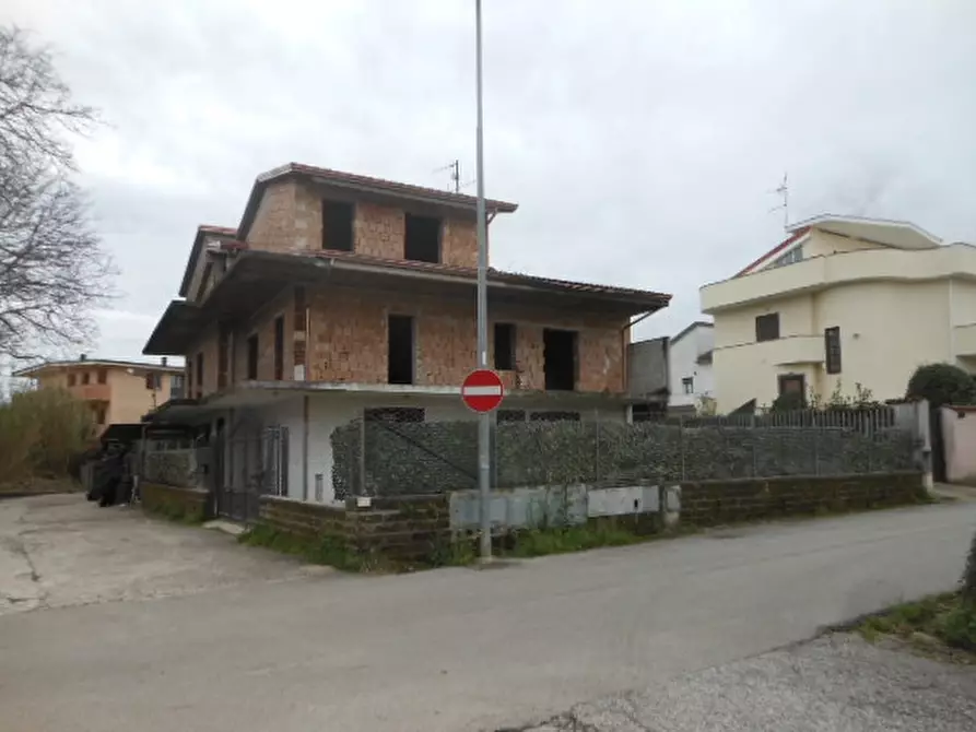 Immagine 2 di Villa in vendita  a Vairano Patenora