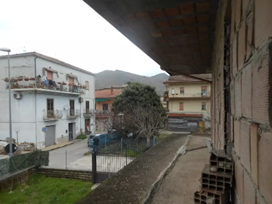 Immagine 5 di Villa in vendita  a Vairano Patenora