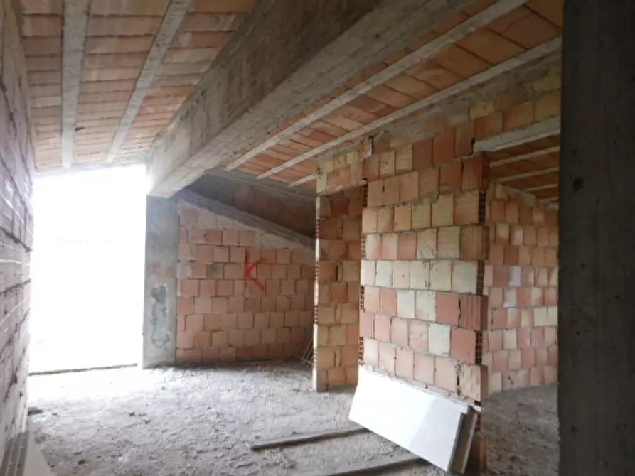 Immagine 7 di Villa in vendita  a Vairano Patenora