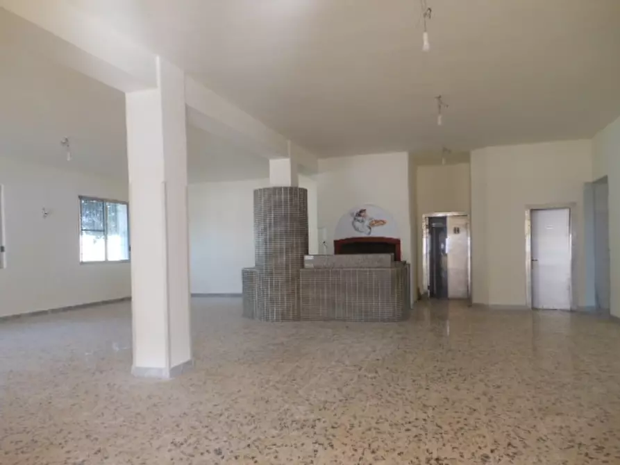 Immagine 12 di Locale commerciale in vendita  a Presenzano