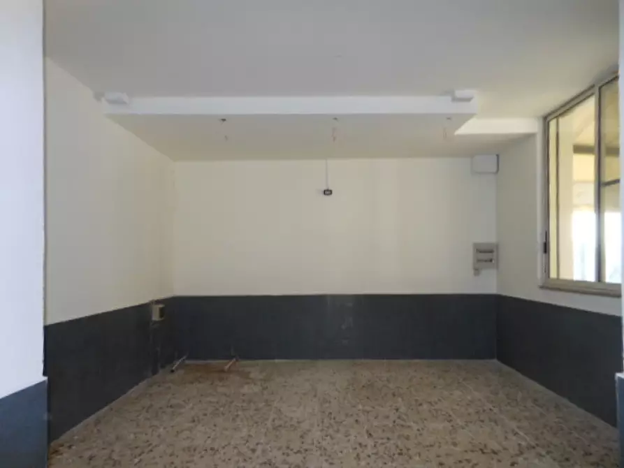 Immagine 3 di Locale commerciale in vendita  a Presenzano