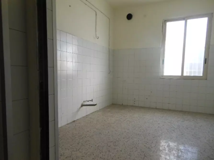 Immagine 4 di Locale commerciale in vendita  a Presenzano