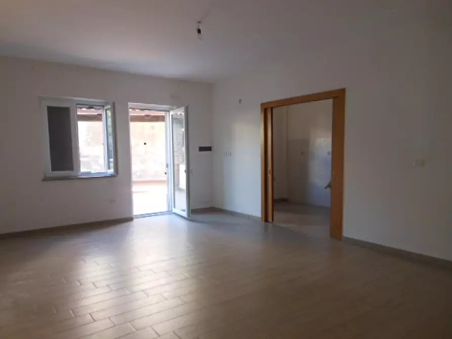 Immagine 12 di Appartamento in vendita  a Teano