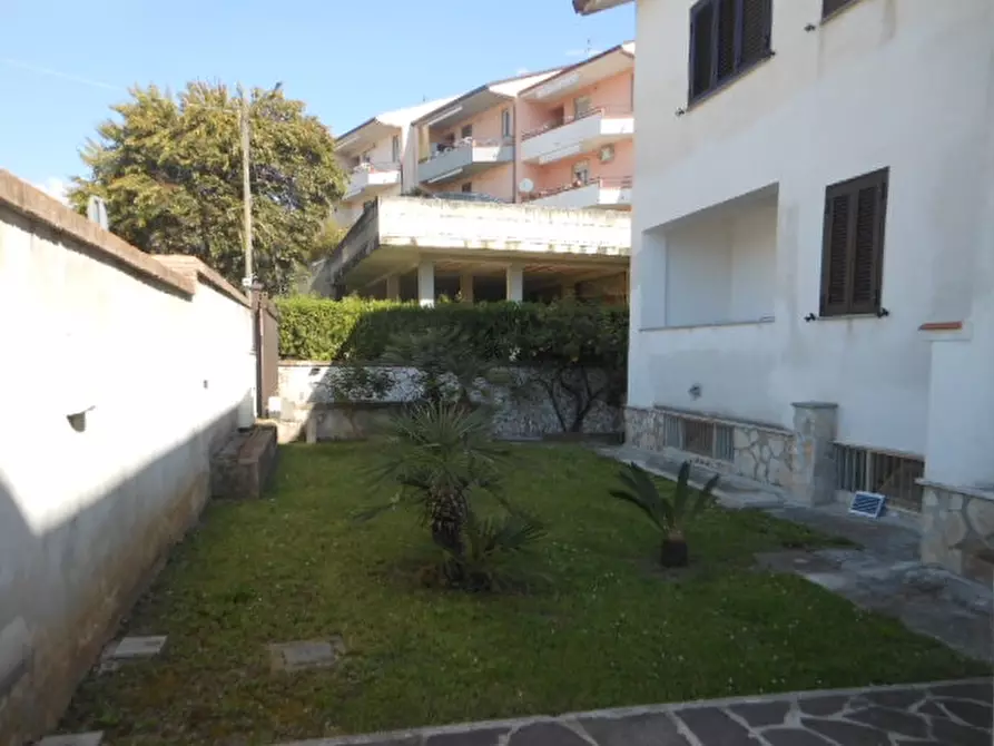 Immagine 16 di Appartamento in vendita  a Teano