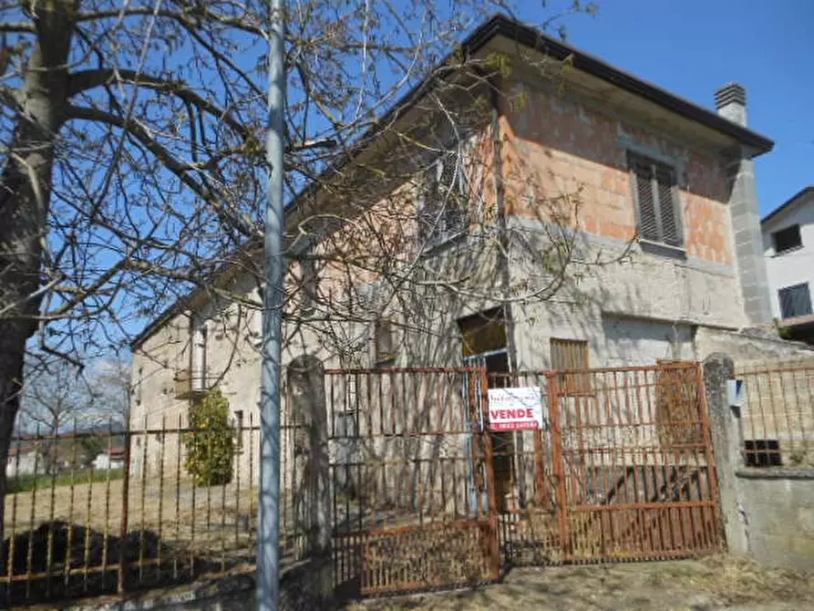 Immagine 1 di Rustico / casale in vendita  a Roccaromana