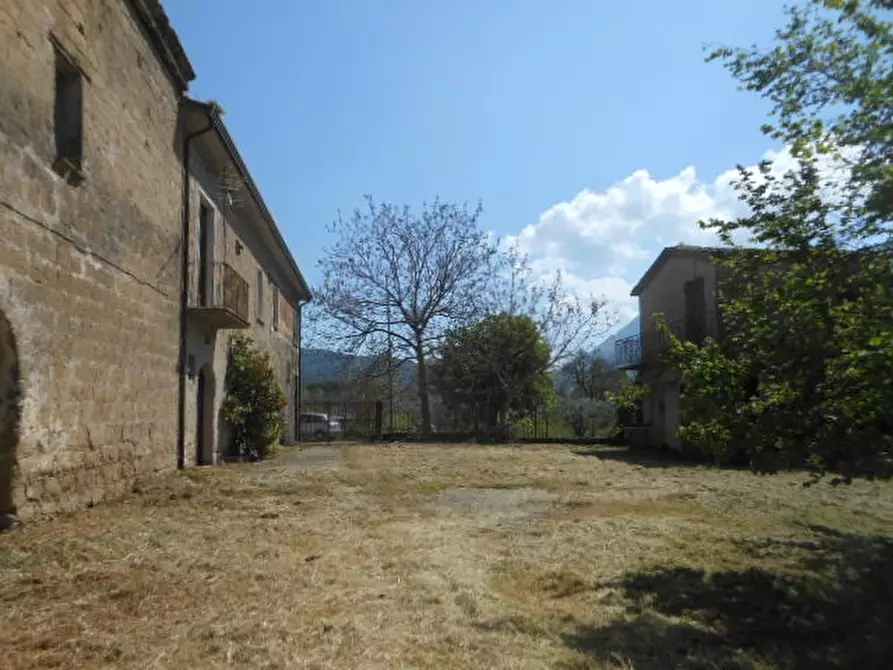 Immagine 3 di Rustico / casale in vendita  a Roccaromana