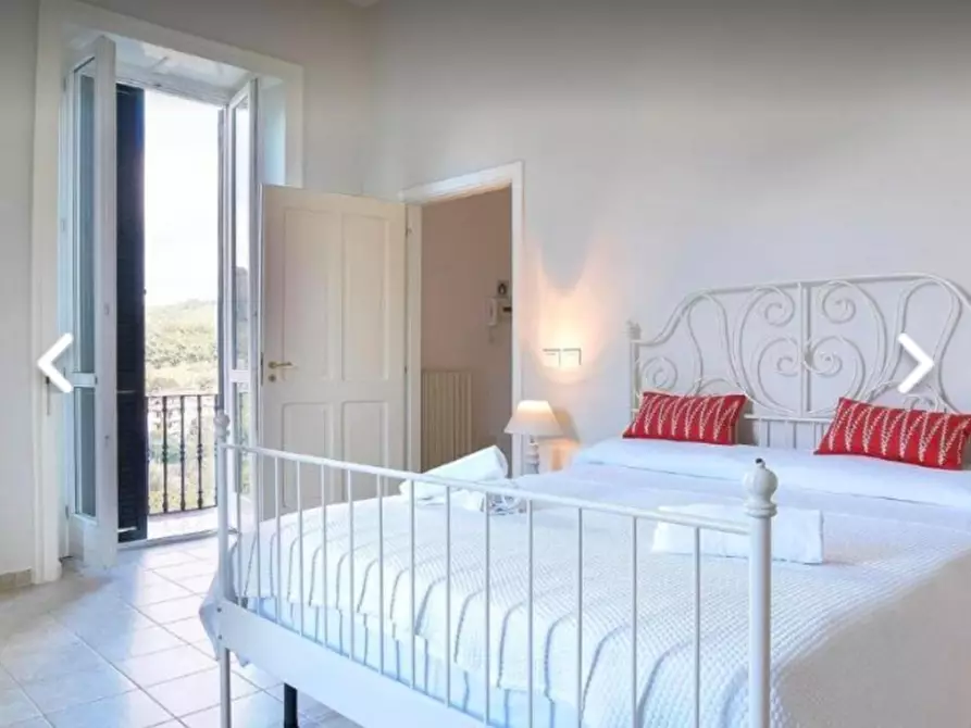 Immagine 10 di Villa in vendita  a Teano