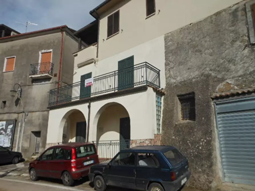 Immagine 1 di Appartamento in vendita  a Tora E Piccilli