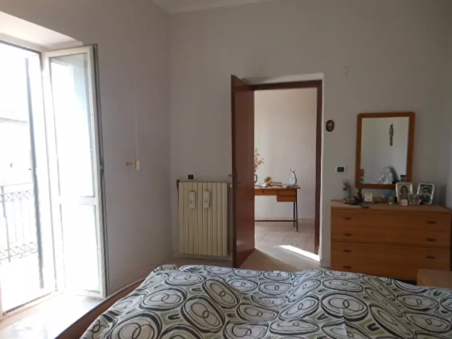 Immagine 7 di Appartamento in vendita  a Tora E Piccilli