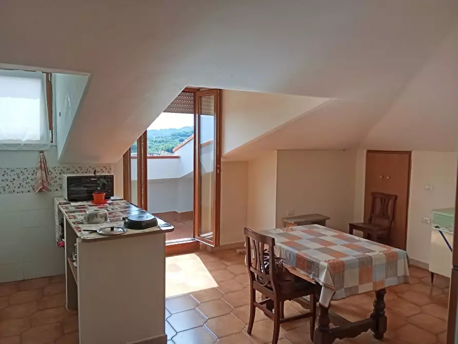 Immagine 1 di Mansarda in vendita  a Teano