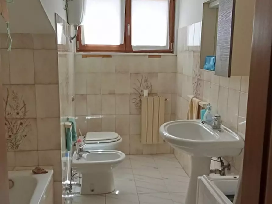 Immagine 9 di Mansarda in vendita  a Teano