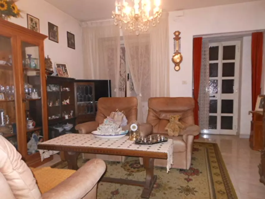 Immagine 2 di Casa indipendente in vendita  a Riardo