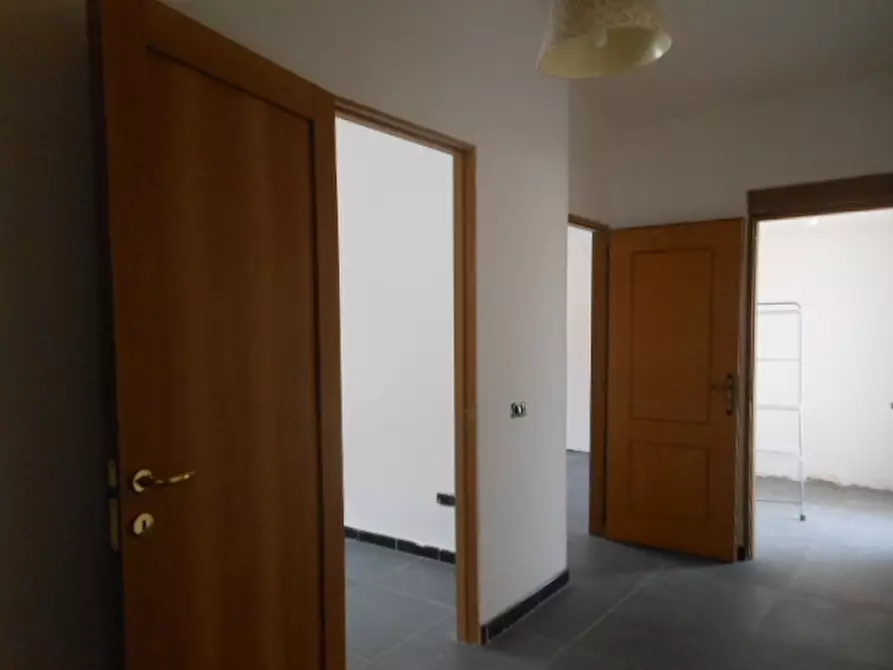 Immagine 13 di Appartamento in vendita  a Vairano Patenora