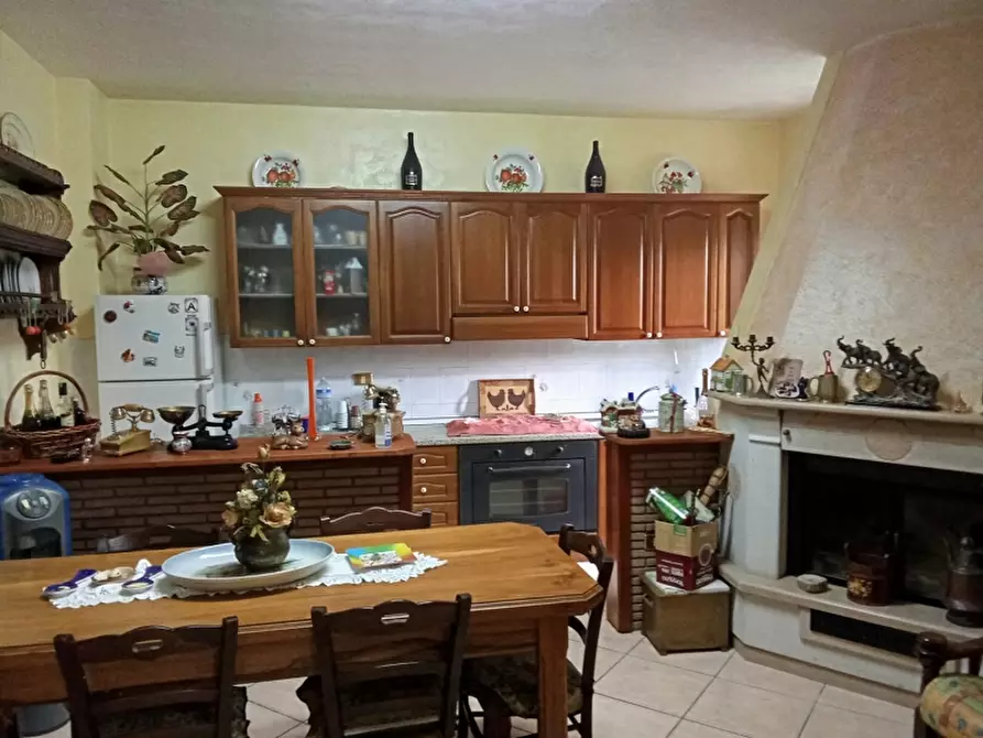 Immagine 2 di Villa in vendita  a Dragoni