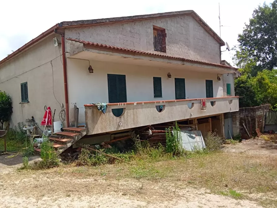 Immagine 24 di Villa in vendita  a Dragoni